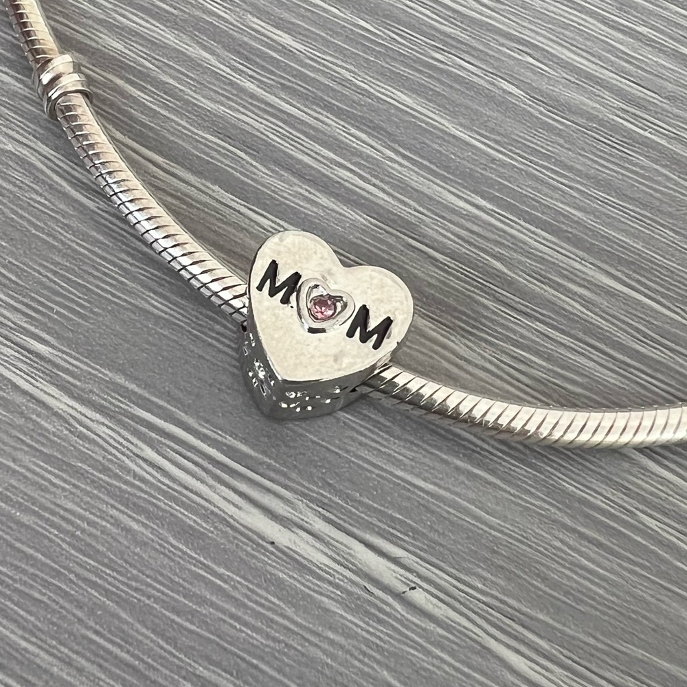 Silver plated heart MOM bracelet charm